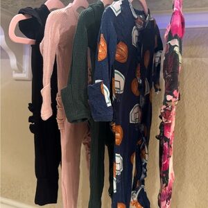 POSH PEANUT ruffle butt onesie bundle. Size 0-3 months.